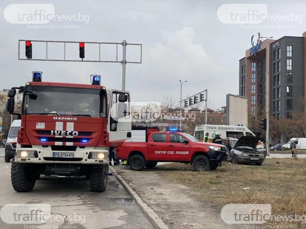 Двама души са загинали при катастрофи в страната