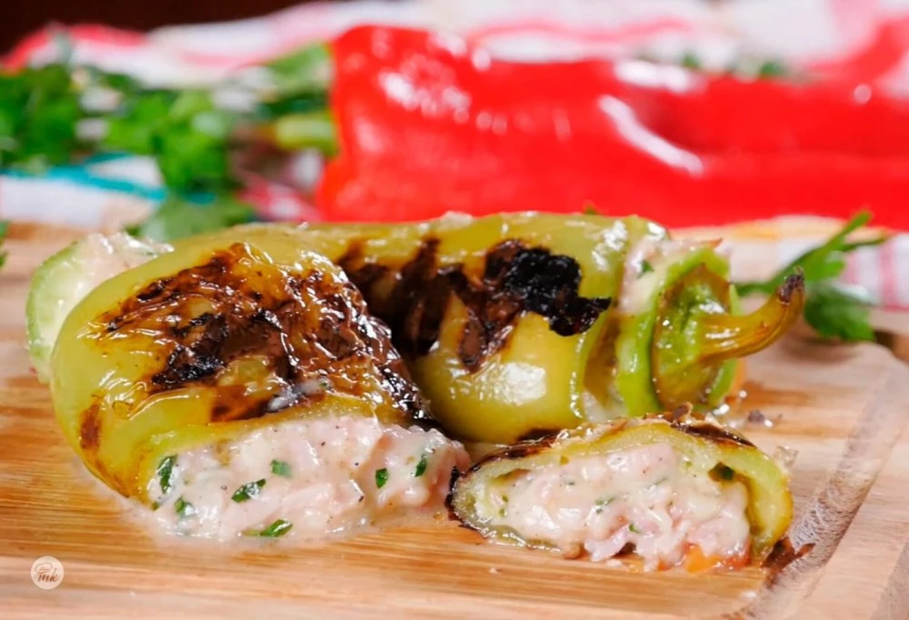 Бързи, лесни и вкусни пълнени чушки с шунка и кашкавал