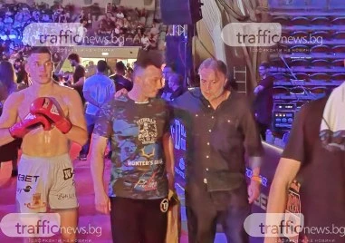 Ясен Петров подкрепи Васил Христов за третата му поредна победа на MAX FIGHT 65 в Пловдив