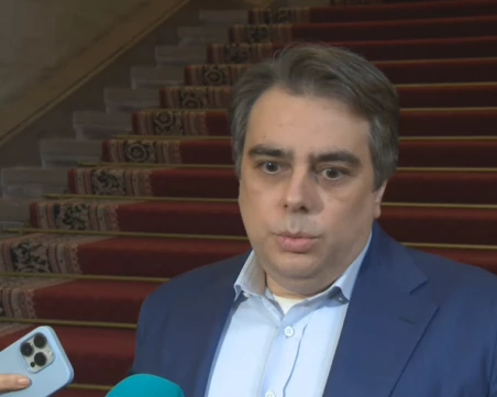 Асен Василев за процедурата на ЕК по свръхдефицит срещу България: Изходът от тази ситуация не е теглене на дълг