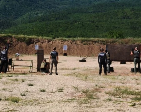 Пловдивската полиция събра спецполицаи и военни на турнир в Црънча