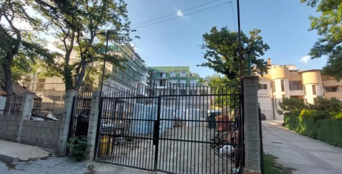 Прокуратурата разследва длъжностни лица за „незаконния град