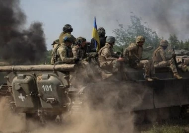 Украйна нанесе нови удари в Русия и окупираните територии, и двете страни съобщиха за жертви при атаки