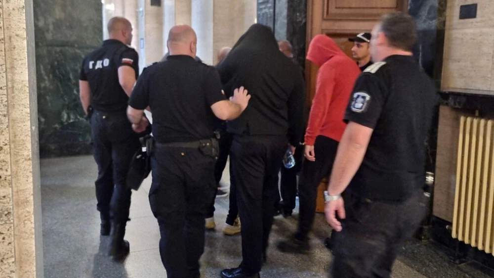 Оставиха в ареста петима от задържаните при спецакцията в столичния квартал „Дружба”