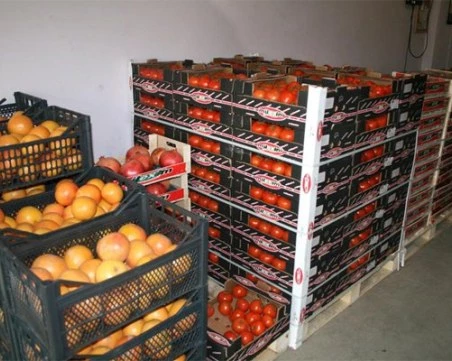 Цените на едро на повечето плодове, зеленчуци и основни хранителни продукти бележат спад