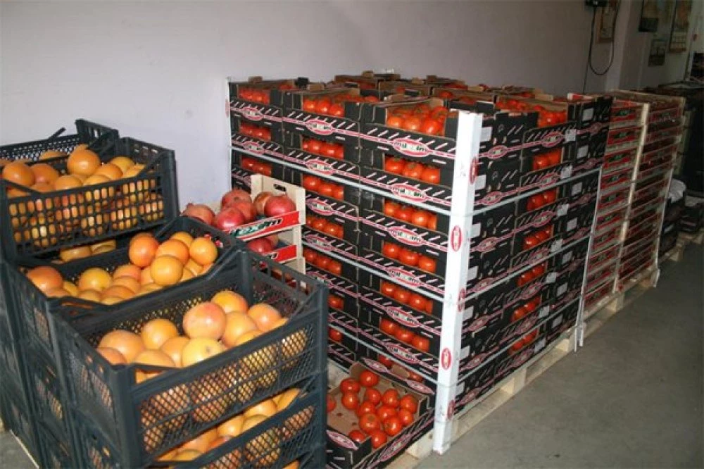 Цените на едро на повечето плодове, зеленчуци и основни хранителни продукти бележат спад