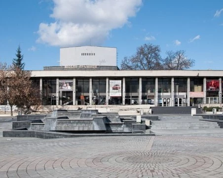 Националната следствена служба нищи злоупотребите в Пазарджишкия театър