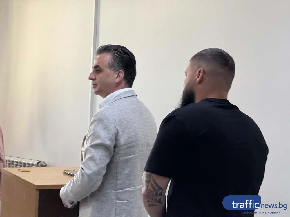 Адвокат по делото 