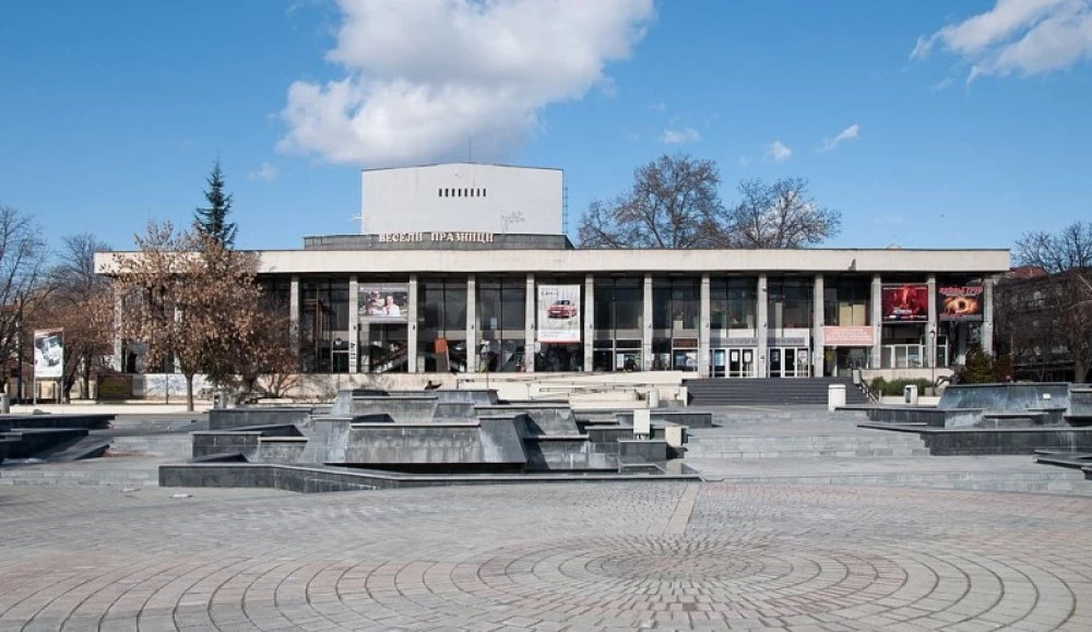 Националната следствена служба нищи злоупотребите в Пазарджишкия театър