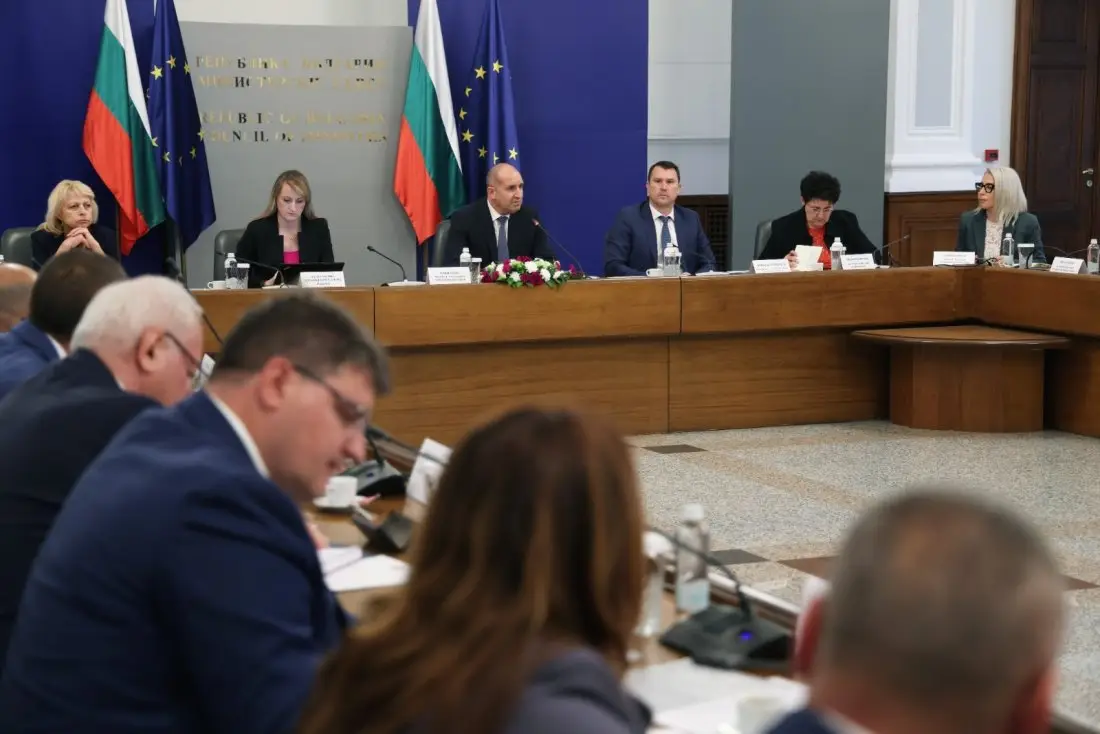 Румен Радев поиска от областните управители бърза реакция при бедствия
