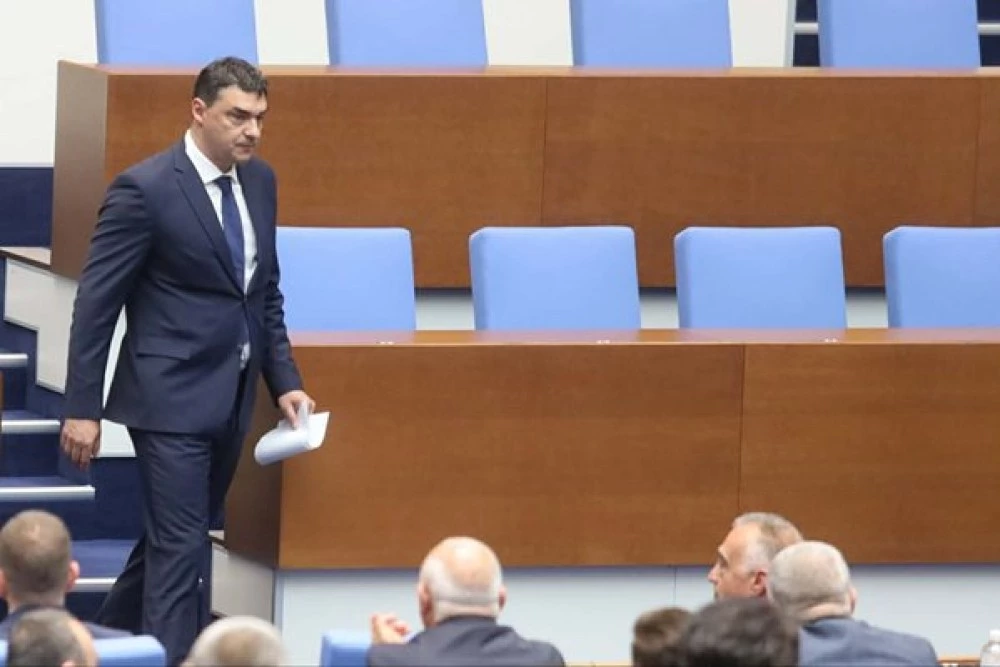 Владимир Николов: Обсъждаме да се намали срока на майчинството