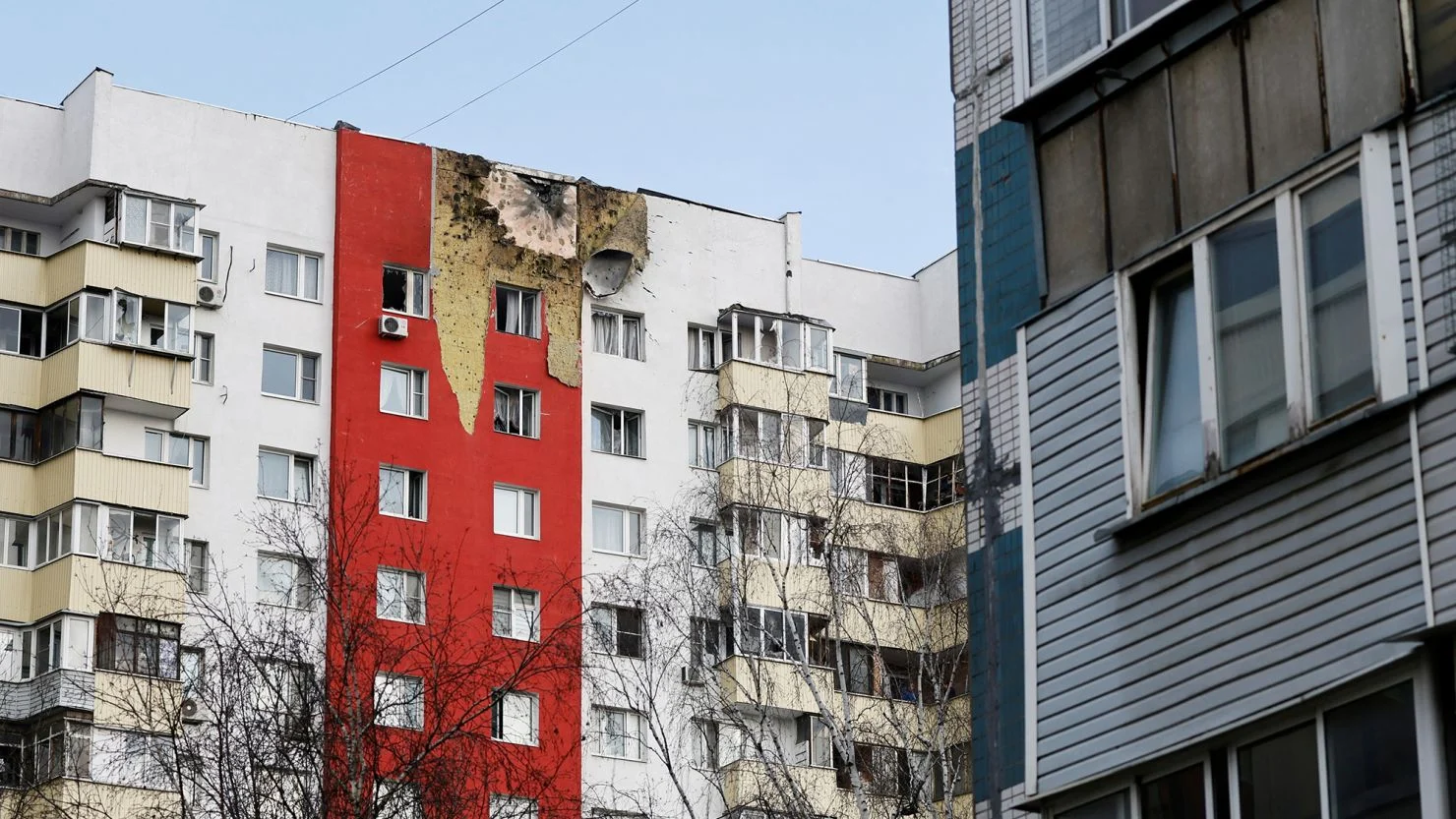 18 души са загинали, а над 100 са ранени при руската атака в Украйна
