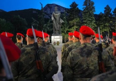 Радев: Нека си спомним за смелостта на предците ни днес