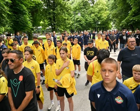 Ботев отдаде почит на клубния си патрон и на легендата Динко Дерменджев
