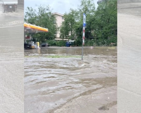Порой в Казанлък, улиците се превърнха в реки