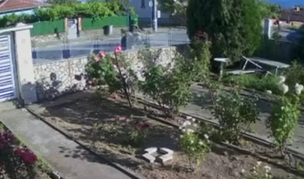 Появи се видео от катастрофата с мотористка в Болярци