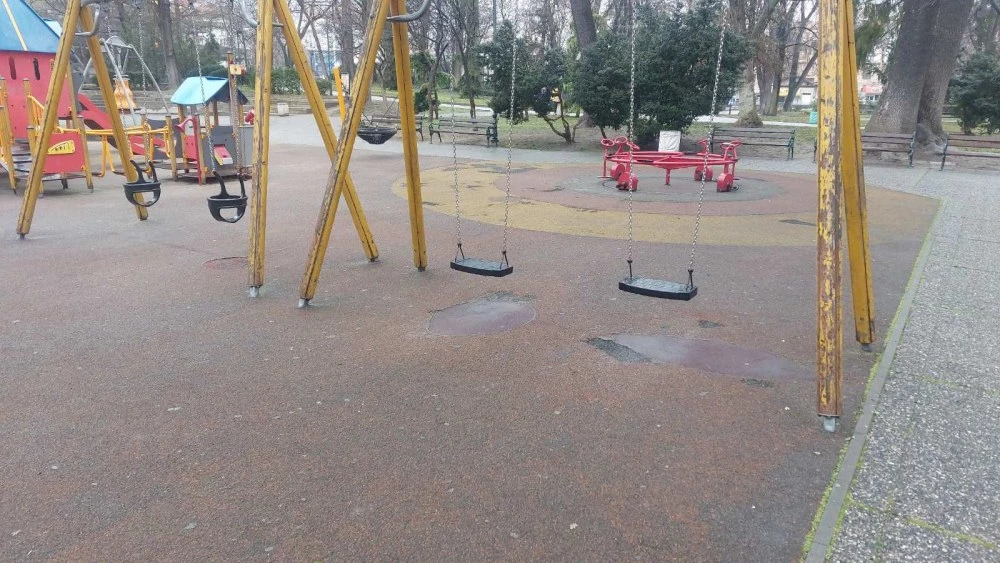 Затварят голямата детска площадка в Цар-Симеоновата градина за ремонт
