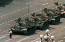 На този ден: Жестоко потушени са протестите на площада Тянанмън в Пекин