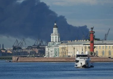 Украйна удари петролен терминал в Санкт Петербург