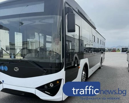 12-метрови електробуси тръгват по улиците на Пловдив, 60% от рейсовете ще са екологично чисти