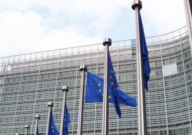 Европейската комисия предупреди България за дефицита, дълга и неефективната администрация