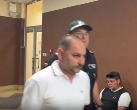Доведоха в съда в Пловдив бизнесмен Василев заради пране на над 1.5 млн. евро в схема за фреон