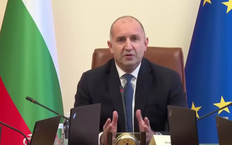 Румен Радев регистрира партия 