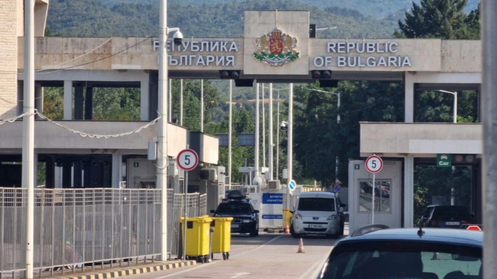 Българи с оръжие са сред задържаните мотористи на границата с Гърция