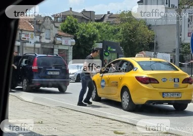 Саморазправа след ПТП в Пловдив: Мъж нападна таксиметров шофьор с юмруци пред погледа на дете ВИДЕО+СНИМКИ