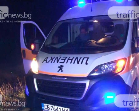 Кола се вряза в къща в Дупница, загина 17-годишен