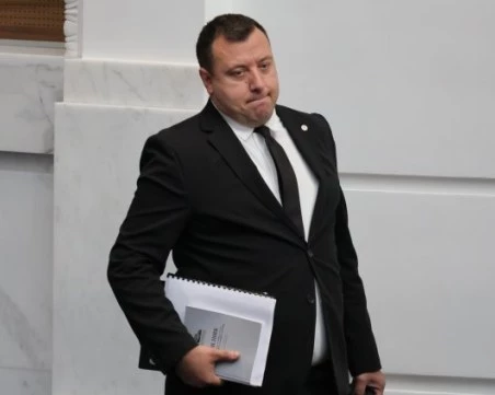 Реалният дефицит е близо 8%, а мерките на управляващите липсват, смятат от Възраждане
