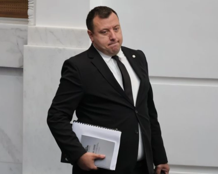 Реалният дефицит е близо 8%, а мерките на управляващите липсват, смятат от Възраждане