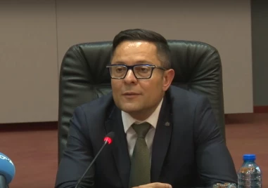 Министърът на икономиката: Има дефицити в работата на бившия особен управител на Лукойл