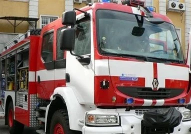 Германско семейство с кемпер беше спасено след инцидент в труднодостъпна