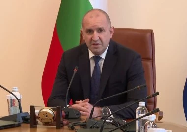 След тежката катастрофа в София: Радев обсъжда пътната безопасност с експерти