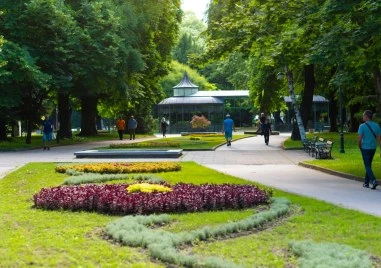 Жега под тепетата: Живакът отново удря 30 градуса днес