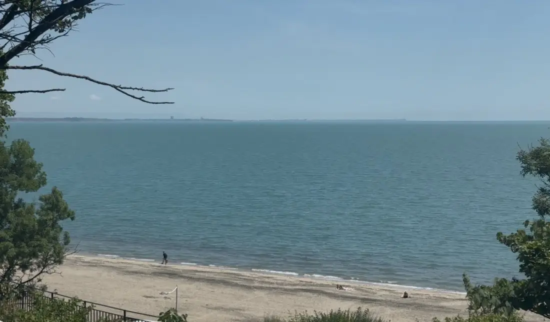 Разследват смъртта на моряк, открит в морето до пристанището в Бургас