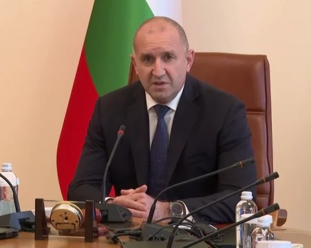 След тежката катастрофа в София: Радев обсъжда пътната безопасност с експерти