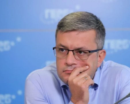 Тома Биков: За пръв път виждам търговски вериги да рекламират промоциите си от МС