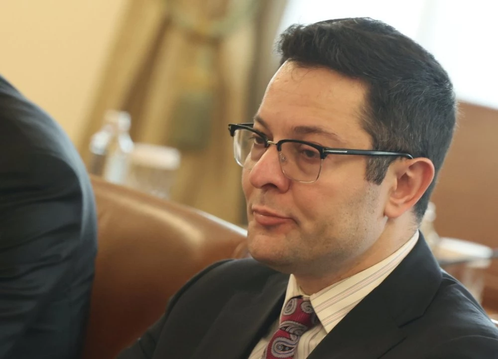 Министърът на икономиката: Очакваме намаления във веригите до 30%