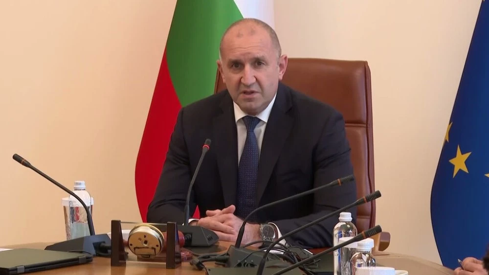 След тежката катастрофа в София: Радев обсъжда пътната безопасност с експерти