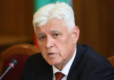 Димитър Стоянов: Няма да предоставяме оръжия на Украйна