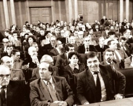 На този ден: Започват първите свободни парламентарни избори в България