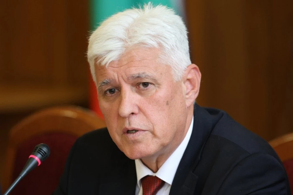 Димитър Стоянов: Няма да предоставяме оръжия на Украйна