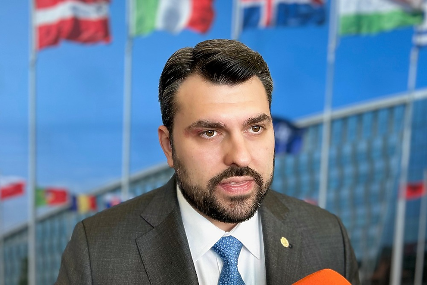Георг Георгиев: Правителството застрашава международните позиции на България