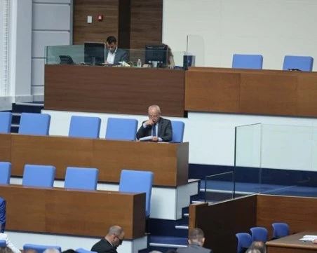 Парламентът реши: задлъжняваме с още до 3,8 млрд. евро