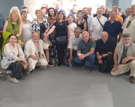 Първият випуск на пловдивската Художествена гимназия с първа обща изложба след 45 г.