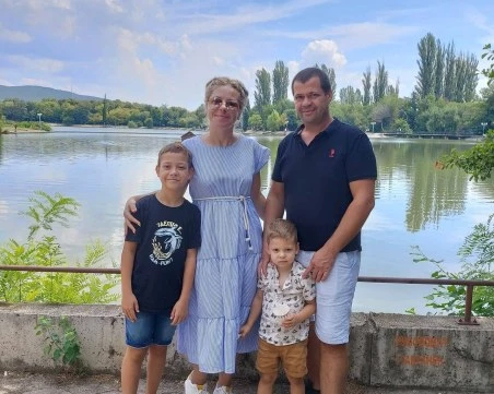 Раковски се обединява за Красимир: Млад баща на две деца води битка с рака, има нужда от помощта ни