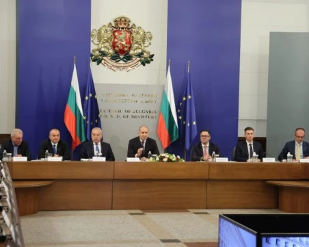 Украйна: Правителството на Радев се противопоставя на подкрепата на ЕС към Украйна