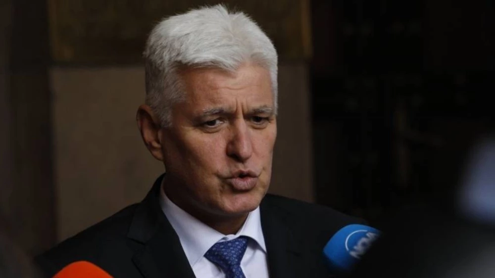 Стоянов: Спираме предоставянето на въоръжение за Украйна, а не продажабата